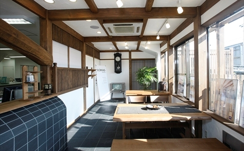 天白店内観